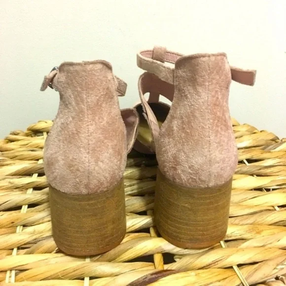 🆕 “Paige” Mi.iM Wooden Block Faux Suede Sandals! NWT! 💥 - Picture 7 of 9